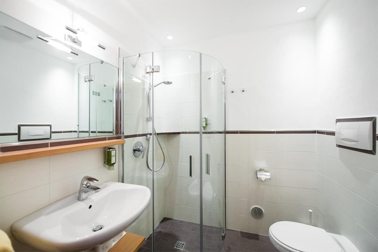 Paradies Hotel 3*